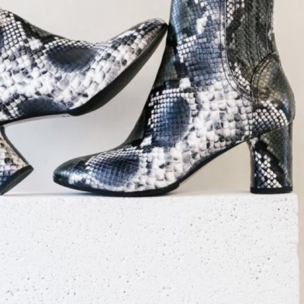 A. SOLIANI $250 Biella in Python